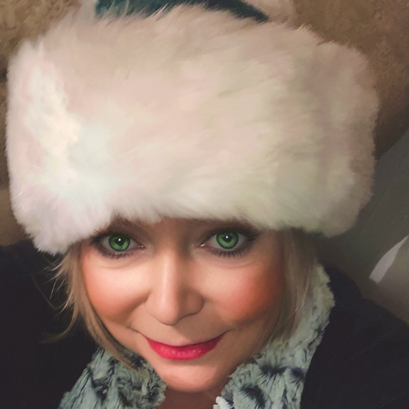 Meet your Posher, Sally - Picture 1 of 3